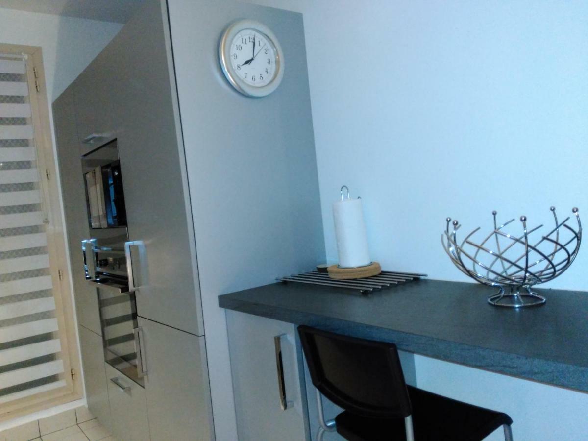 Bel Et Spacieux Appartement De 84 M² Avec Parking Tres Proche Du Metro Garibaldi ليون المظهر الخارجي الصورة