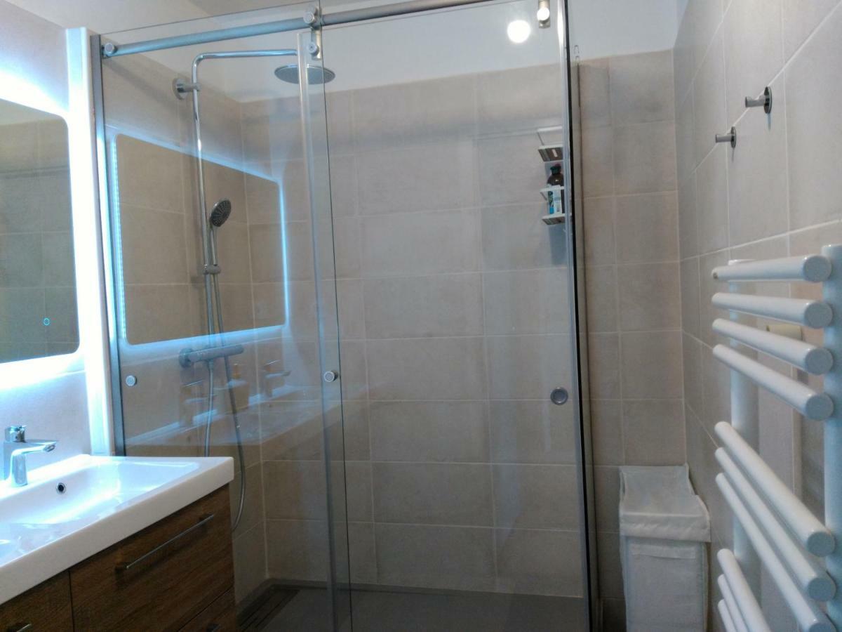 Bel Et Spacieux Appartement De 84 M² Avec Parking Tres Proche Du Metro Garibaldi ليون المظهر الخارجي الصورة